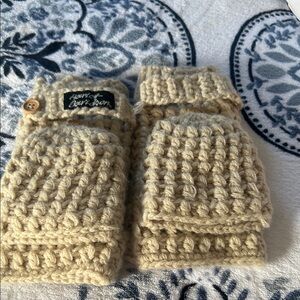 Harley Davidson Women’s Chunky Knit Flip-top Fingerless Mittens.